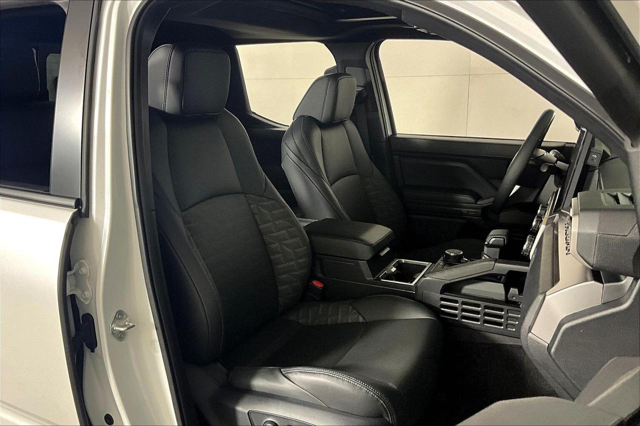 2025 Toyota Tacoma 4x4 Double Cab Auto Photo