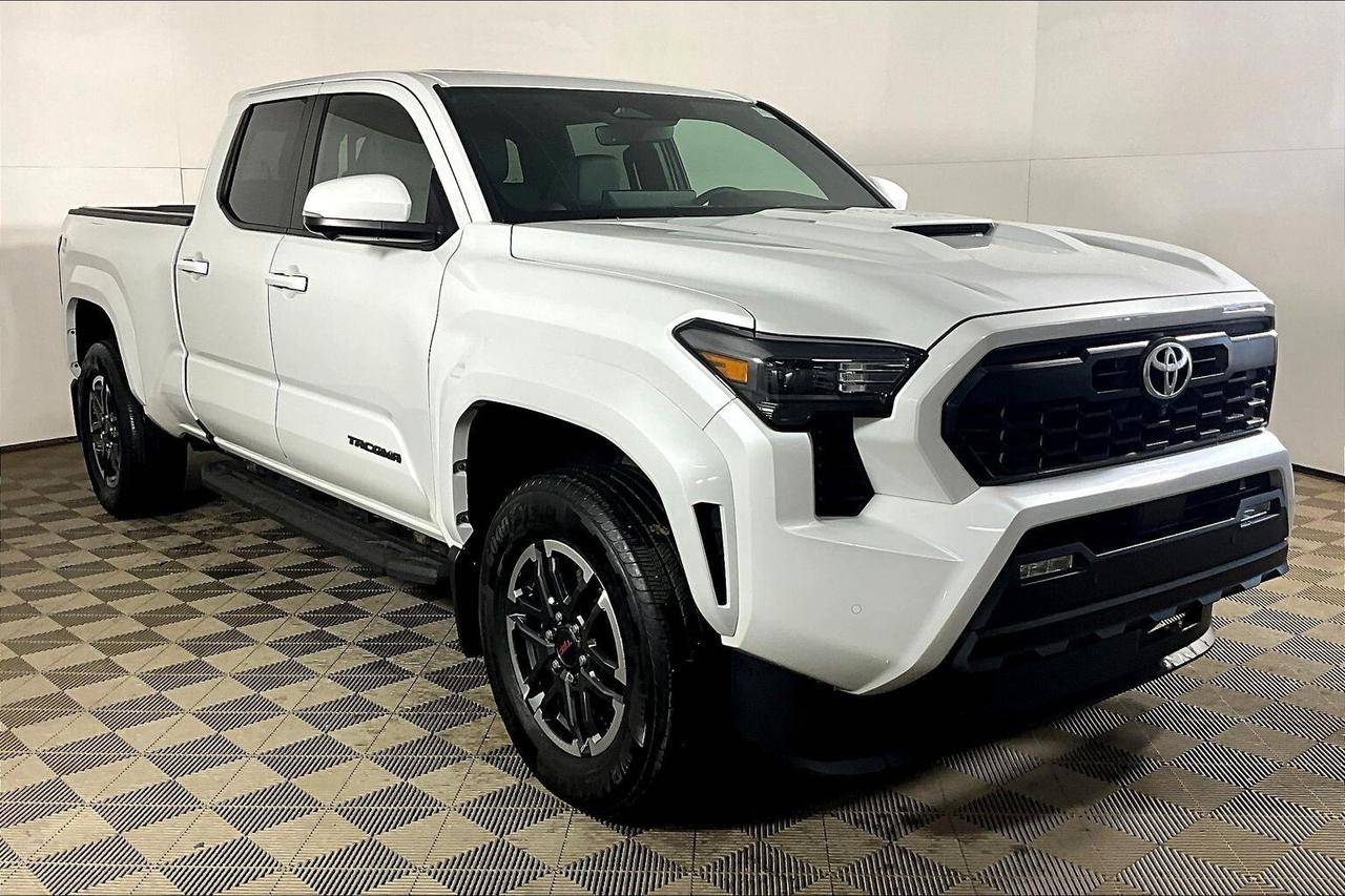 2025 Toyota Tacoma 4x4 Double Cab Auto Photo
