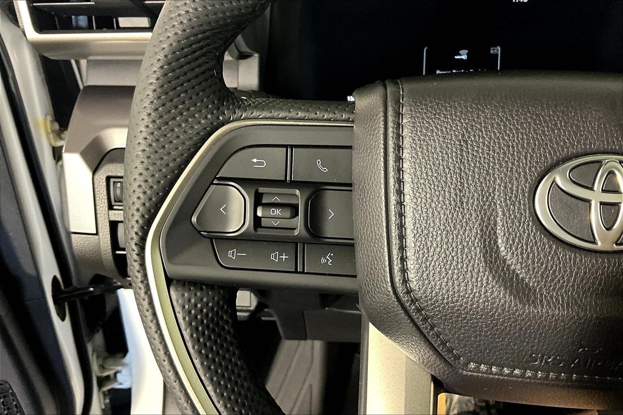 2025 Toyota Tacoma 4x4 Double Cab Auto Photo