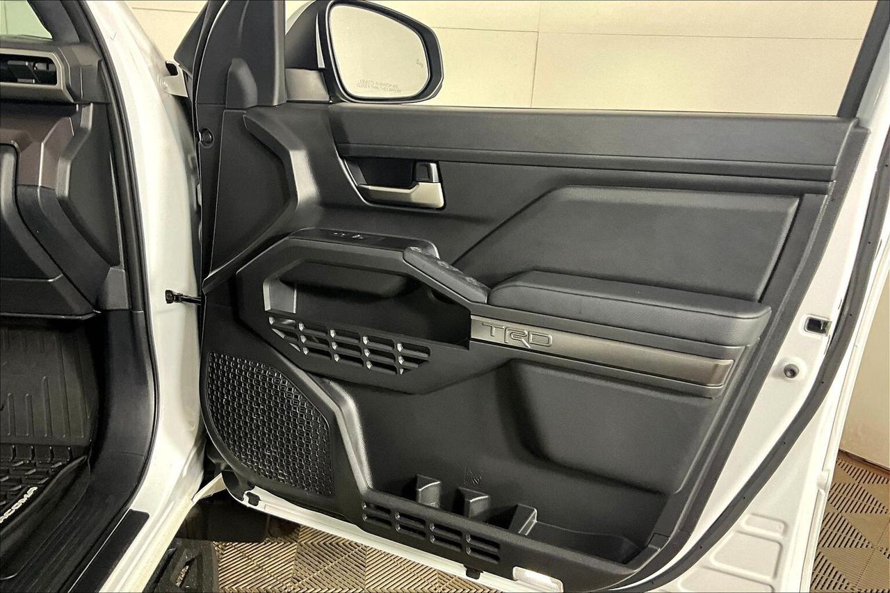 2025 Toyota Tacoma 4x4 Double Cab Auto Photo