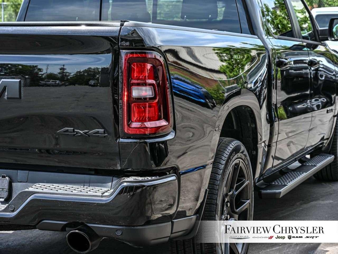 2026 RAM 1500 Sport 4x4 Crew Cab 5'7 Box NIGHT EDITION   PANO ROOF   LEATHER   HARMAN KARDON   14.4 SCREEN   LEVEL 1 Photo