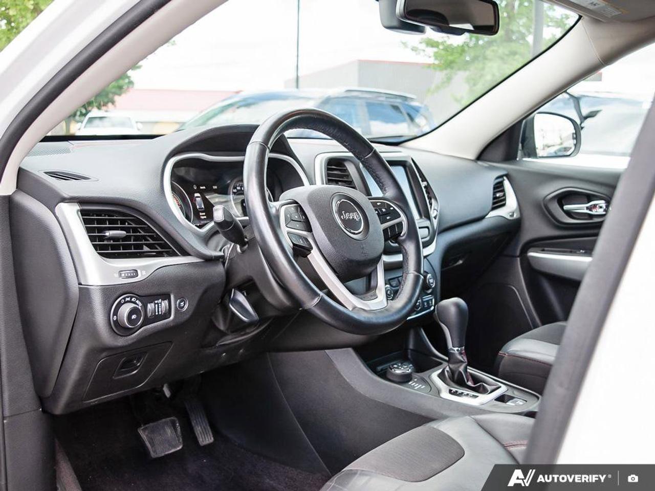 2018 Jeep Cherokee Trailhawk Photo