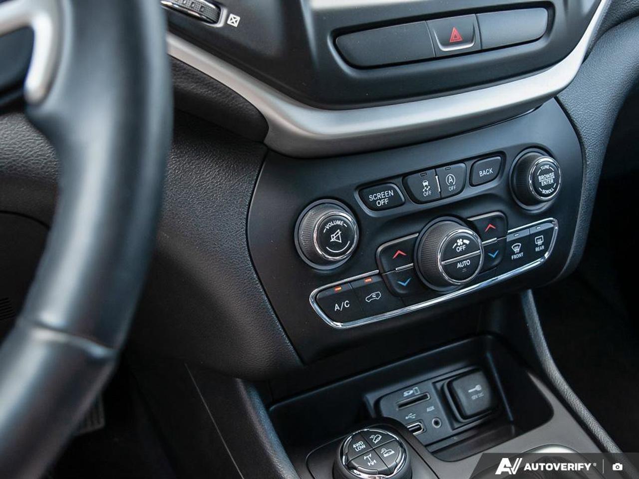 2018 Jeep Cherokee Trailhawk Photo