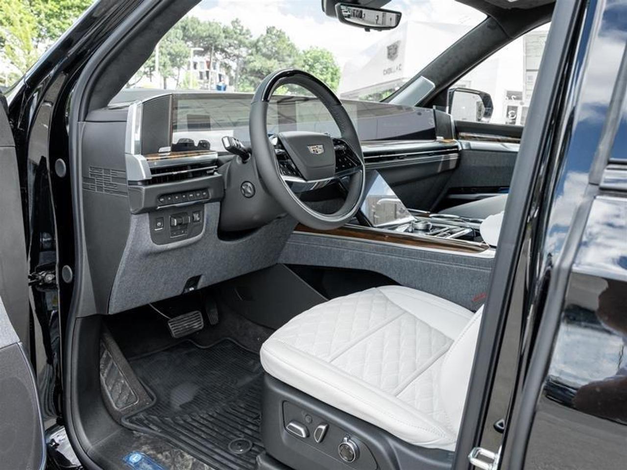 2026 Cadillac Escalade Platinum Sport 4dr 4x4 Photo