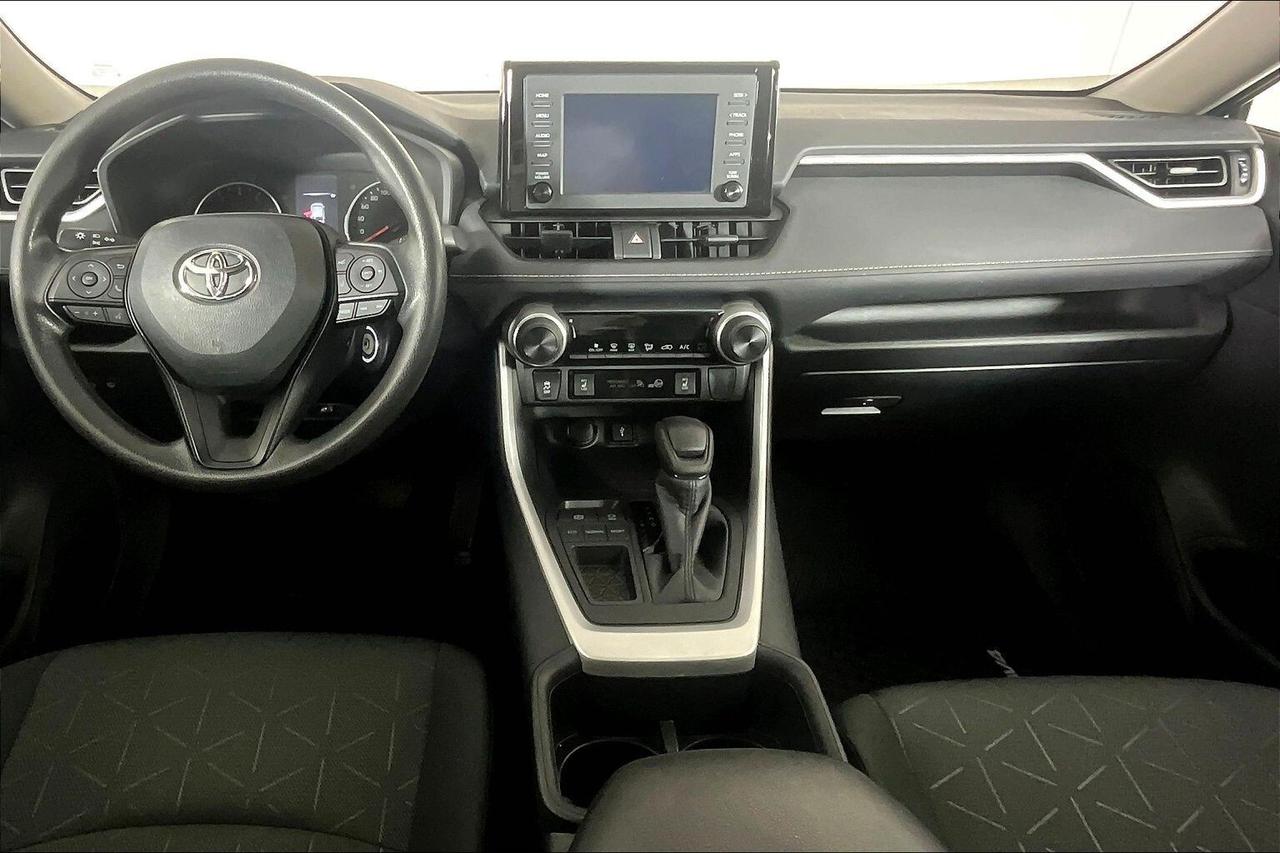 2022 Toyota RAV4 LE FWD Photo