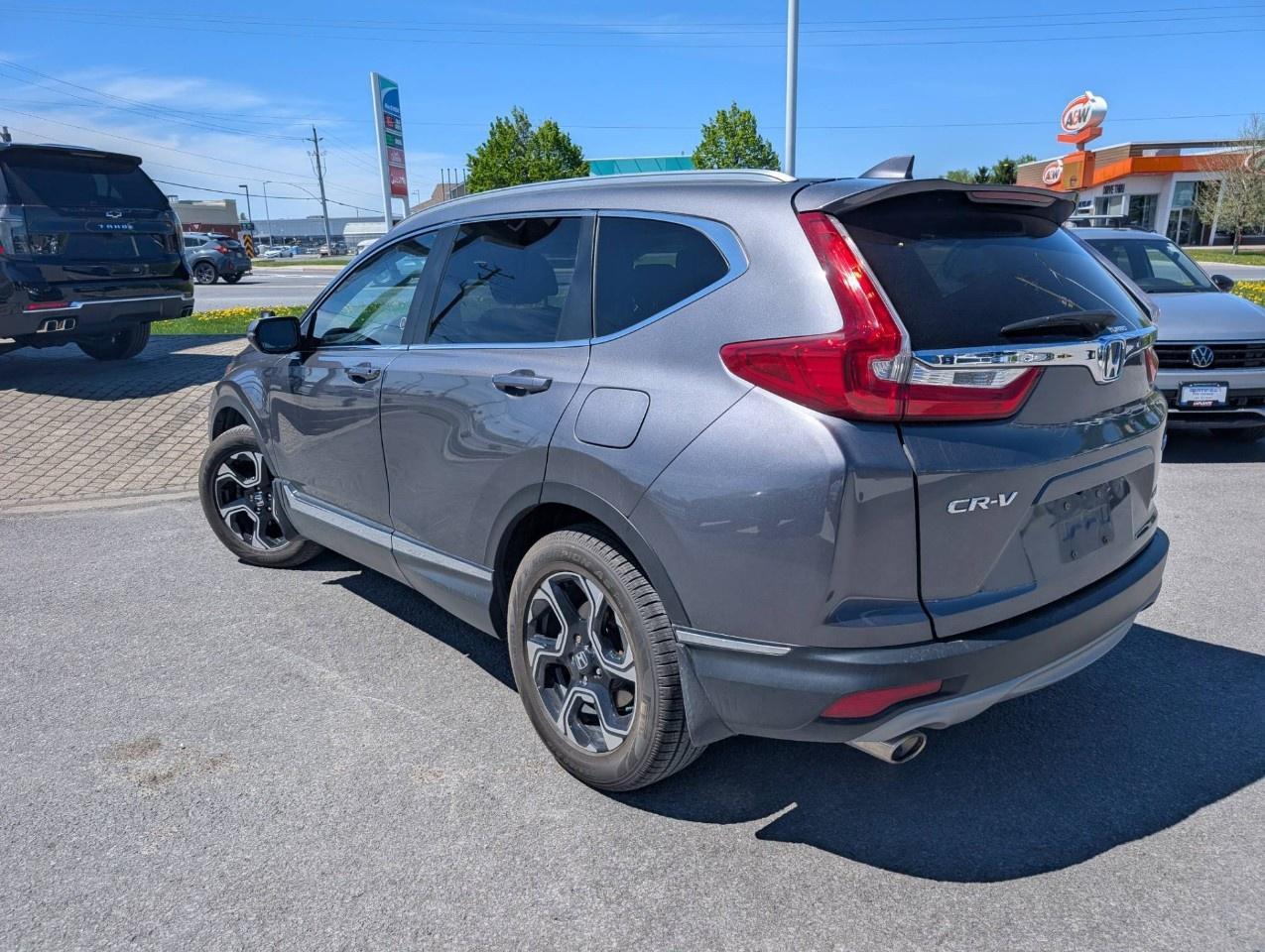 2017 Honda CR-V 4WD Touring Photo