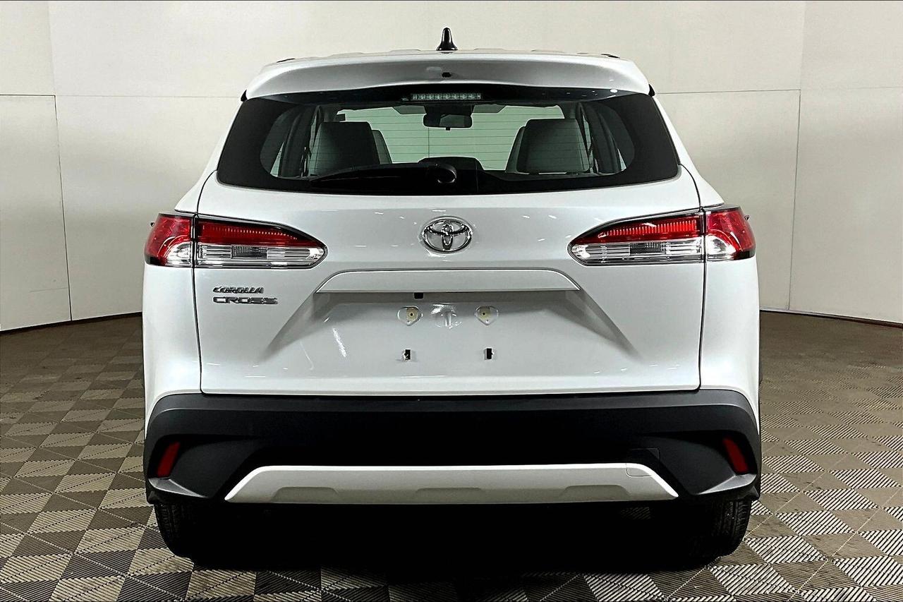 2023 Toyota Corolla Cross L FWD Photo