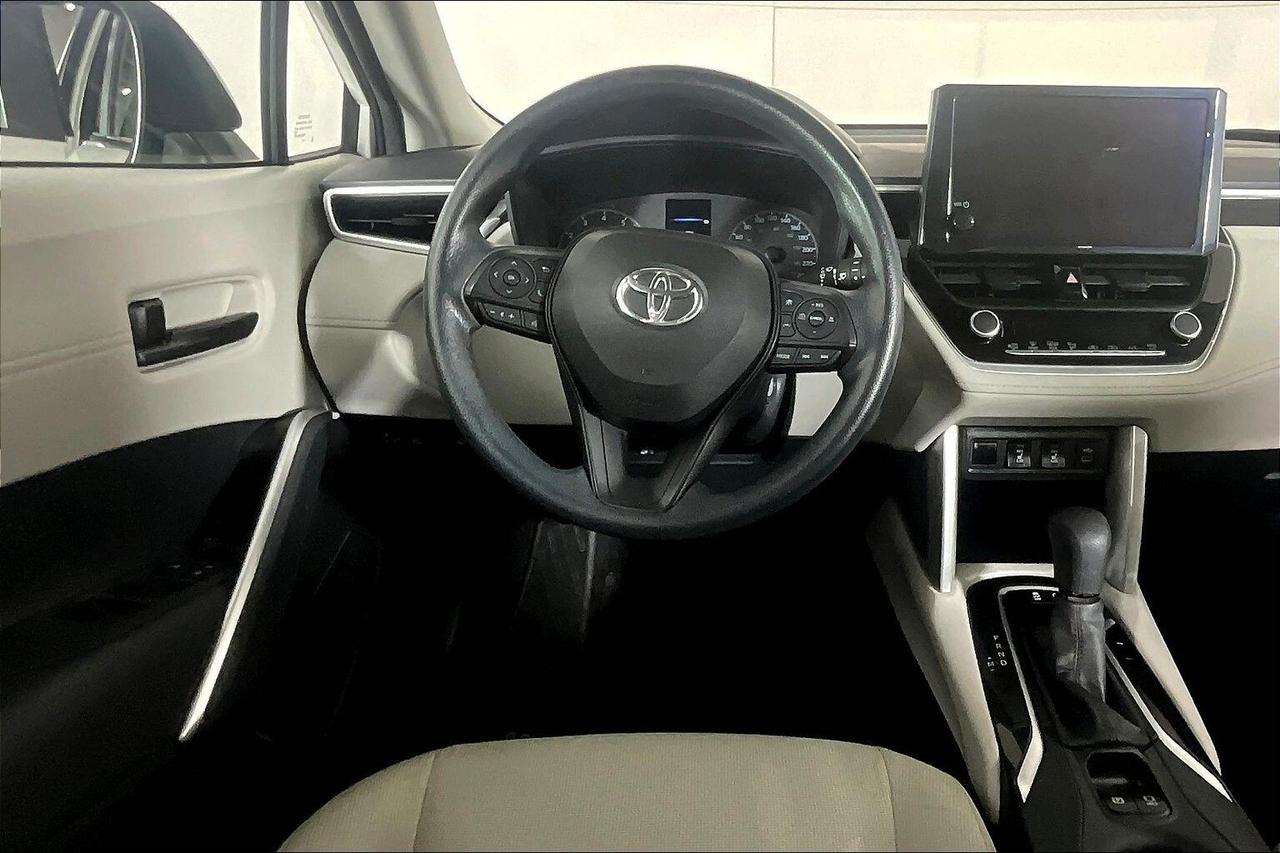 2023 Toyota Corolla Cross L FWD Photo