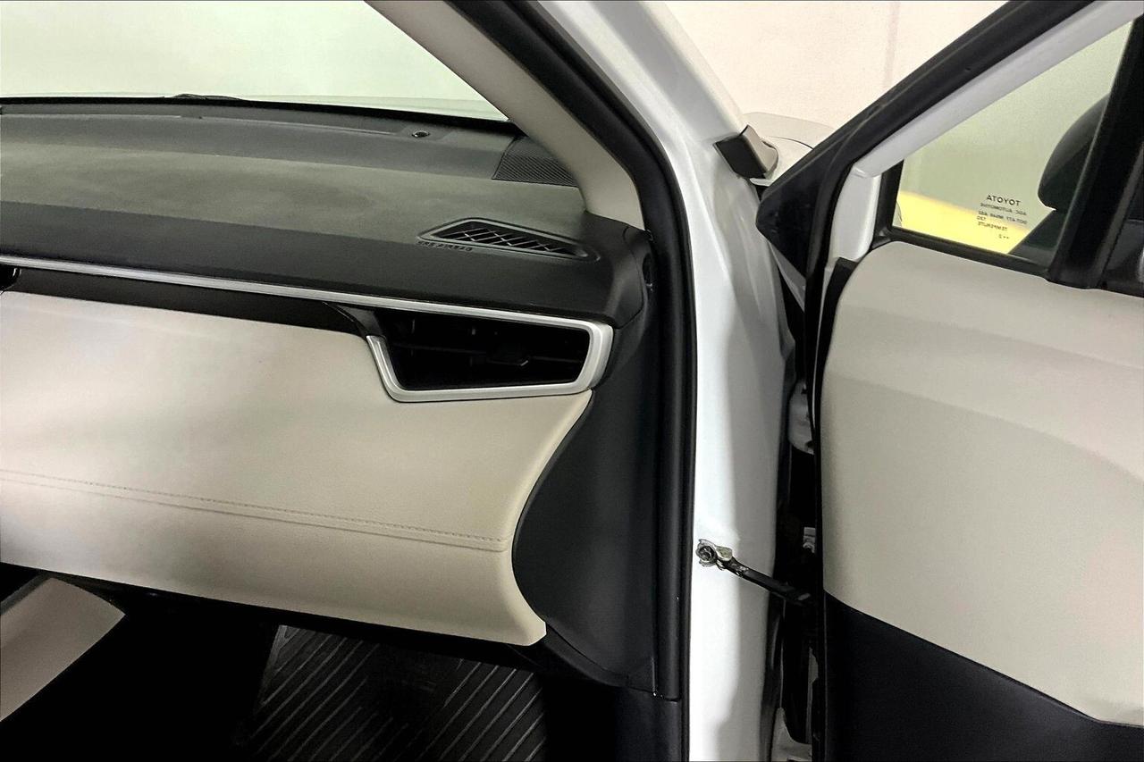 2023 Toyota Corolla Cross L FWD Photo