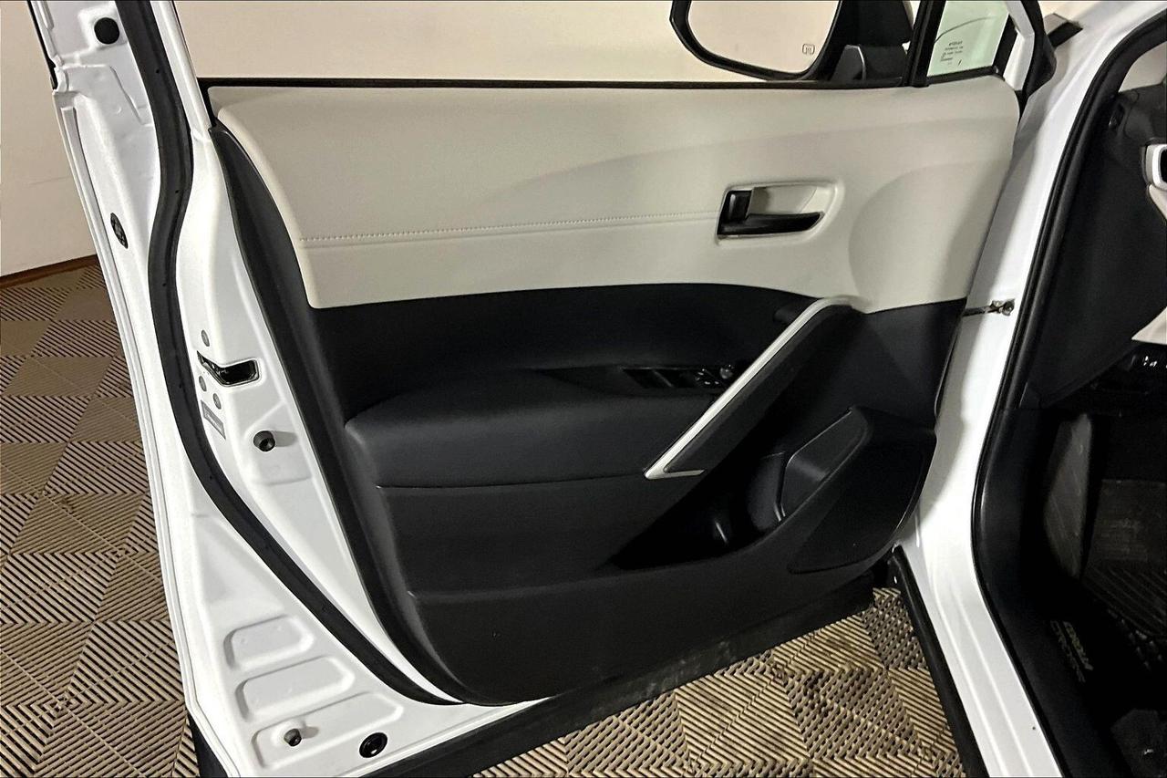 2023 Toyota Corolla Cross L FWD Photo