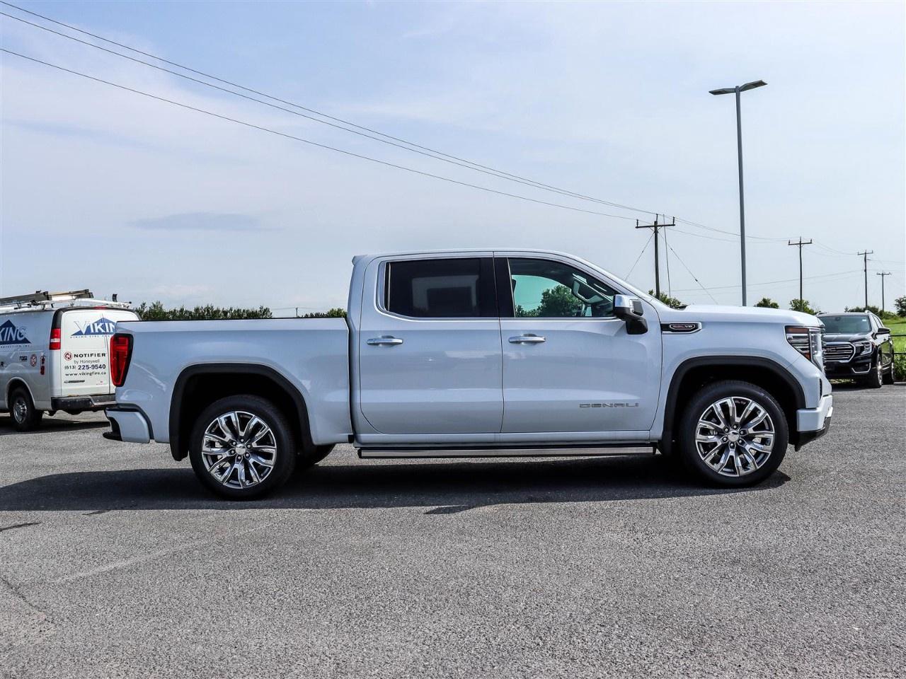 2026 GMC Sierra 1500 Crew Cab Short Box 4-Wheel Drive Denali Photo4