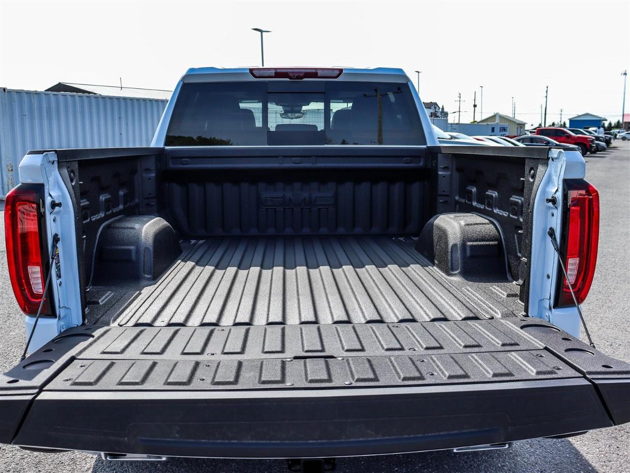 2026 GMC Sierra 1500 Crew Cab Short Box 4-Wheel Drive Denali Photo