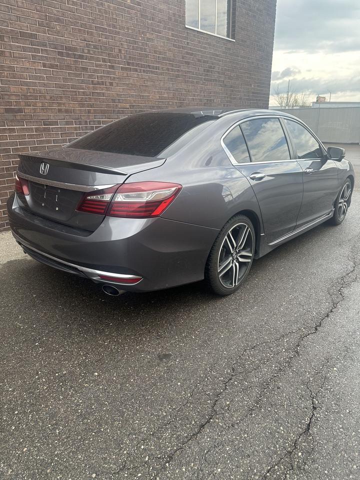 2017 Honda Accord Sedan SPORT PKG, SUNROOF, ALLOYS, CAR PLAY, BACKUP CAM Photo