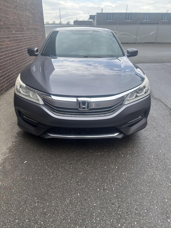 2017 Honda Accord Sedan SPORT PKG, SUNROOF, ALLOYS, CAR PLAY, BACKUP CAM Photo