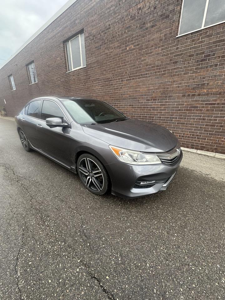 2017 Honda Accord Sedan SPORT PKG, SUNROOF, ALLOYS, CAR PLAY, BACKUP CAM Photo