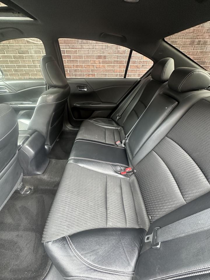 2017 Honda Accord Sedan SPORT PKG, SUNROOF, ALLOYS, CAR PLAY, BACKUP CAM Photo