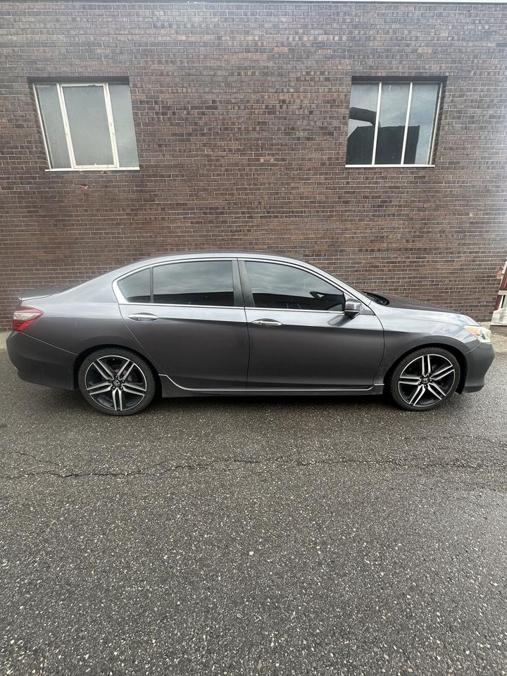 2017 Honda Accord Sedan SPORT PKG, SUNROOF, ALLOYS, CAR PLAY, BACKUP CAM Photo