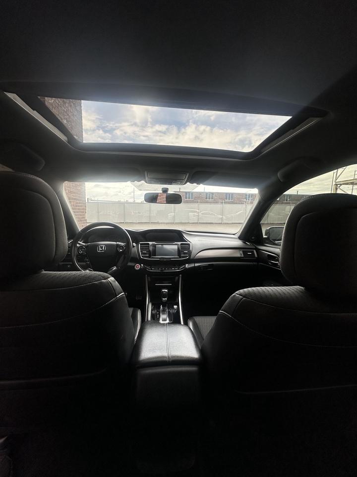 2017 Honda Accord Sedan SPORT PKG, SUNROOF, ALLOYS, CAR PLAY, BACKUP CAM Photo