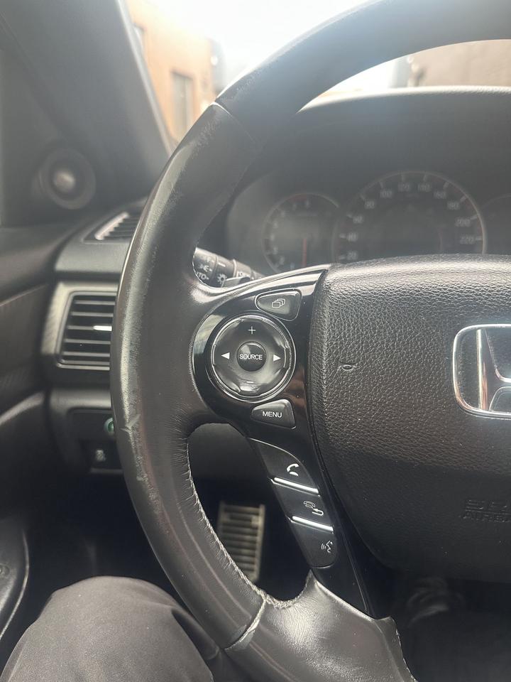 2017 Honda Accord Sedan SPORT PKG, SUNROOF, ALLOYS, CAR PLAY, BACKUP CAM Photo