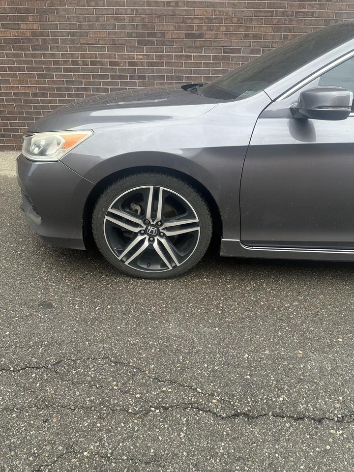 2017 Honda Accord Sedan SPORT PKG, SUNROOF, ALLOYS, CAR PLAY, BACKUP CAM Photo