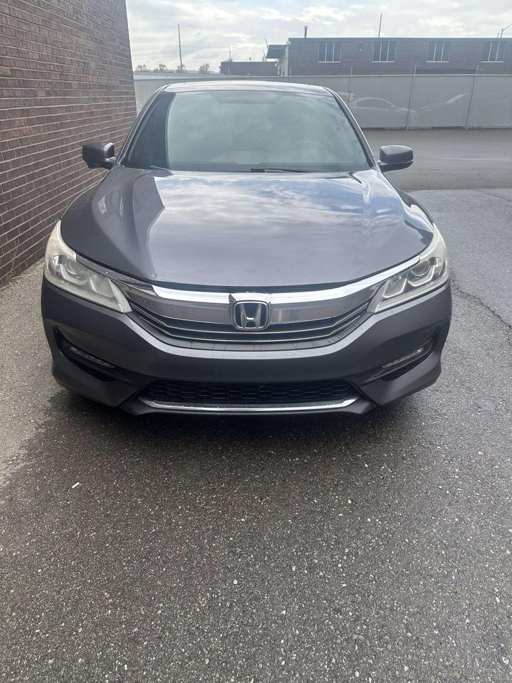 2017 Honda Accord SPORT PKG, SUNROOF, ALLOYS, CAR PLAY, BACKUP CAM Photo