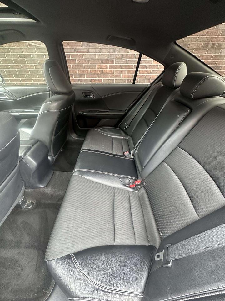 2017 Honda Accord SPORT PKG, SUNROOF, ALLOYS, CAR PLAY, BACKUP CAM Photo