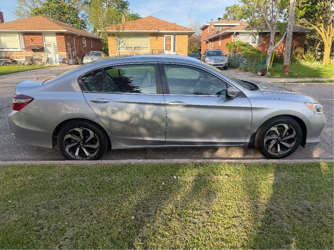 2017 Honda Accord LX Photo