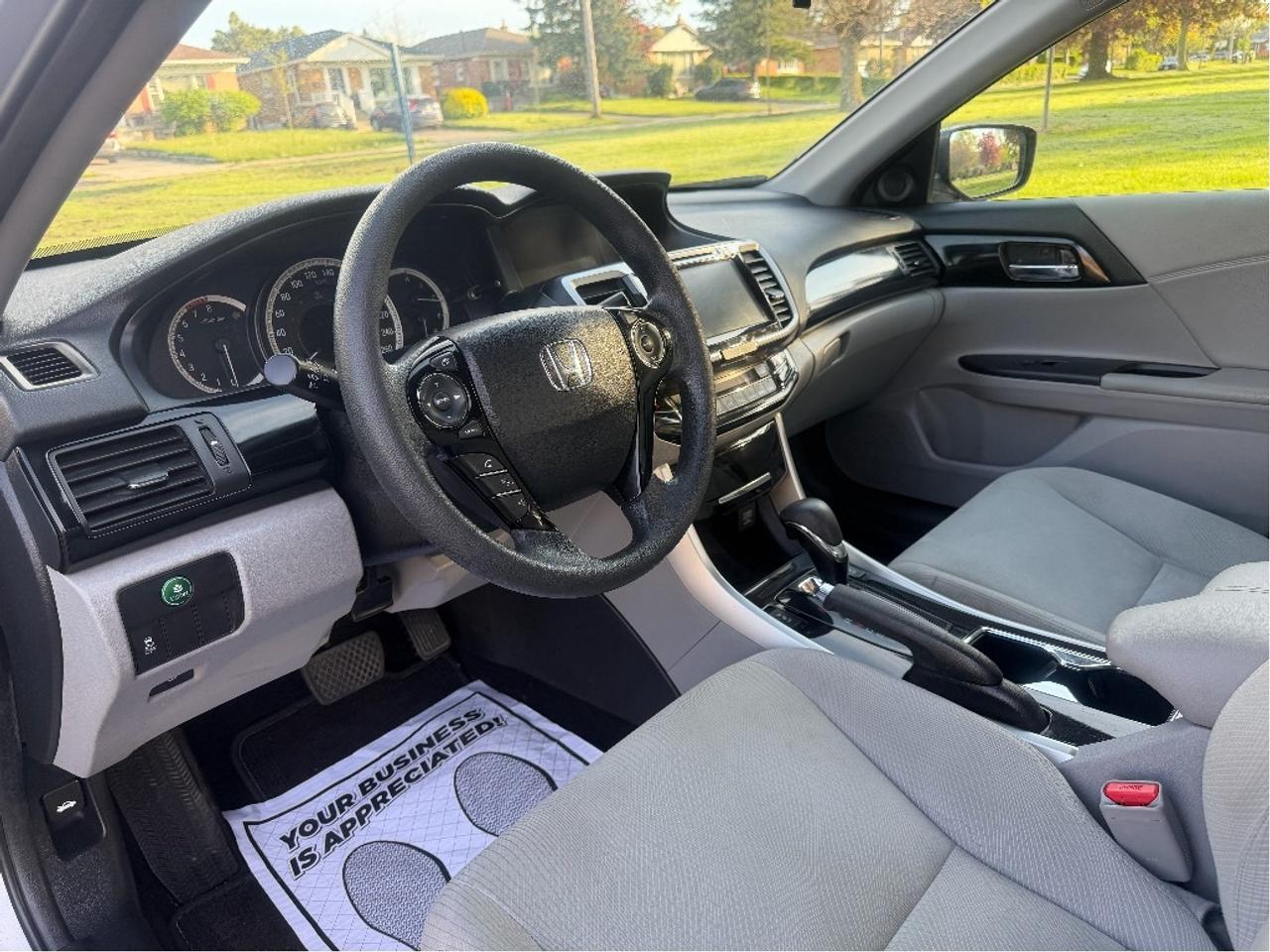 2017 Honda Accord LX Photo