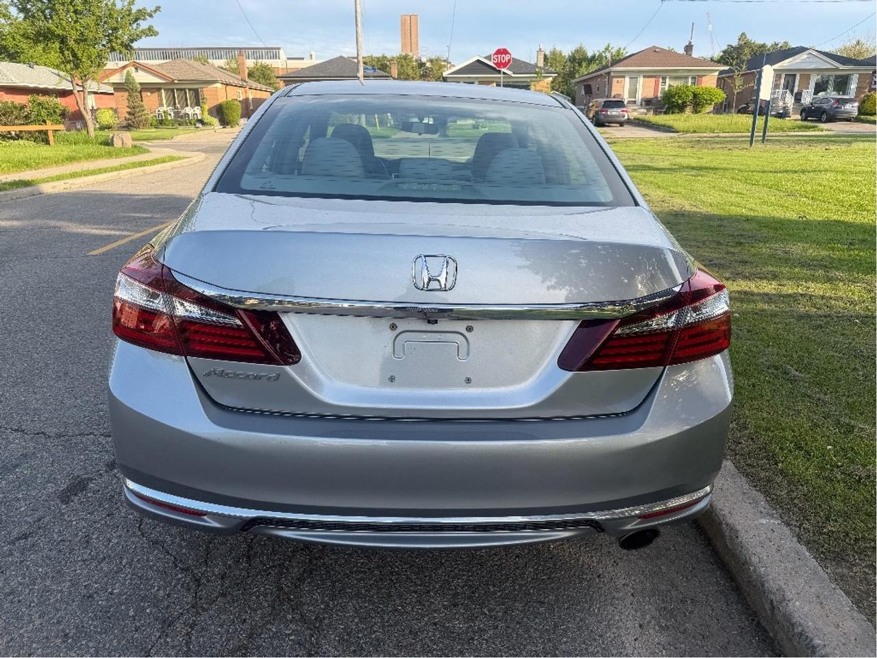 2017 Honda Accord LX Photo
