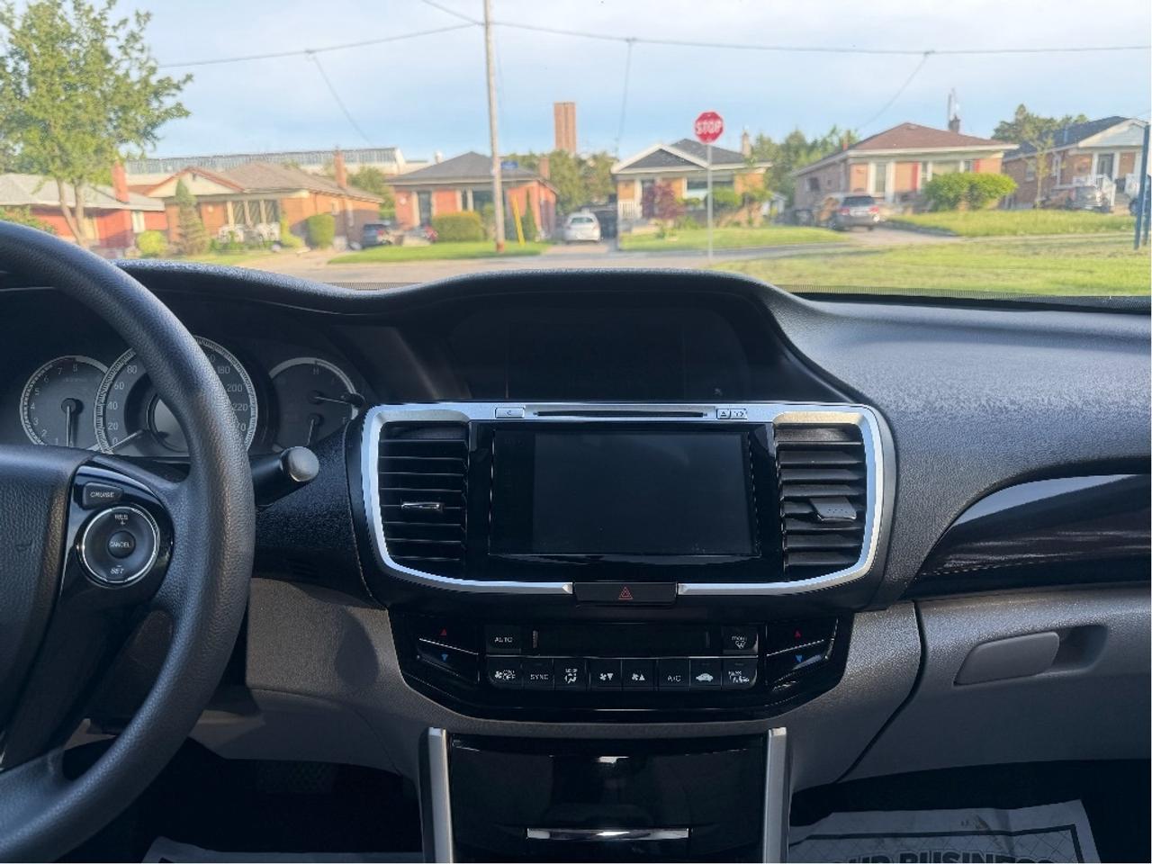 2017 Honda Accord LX Photo