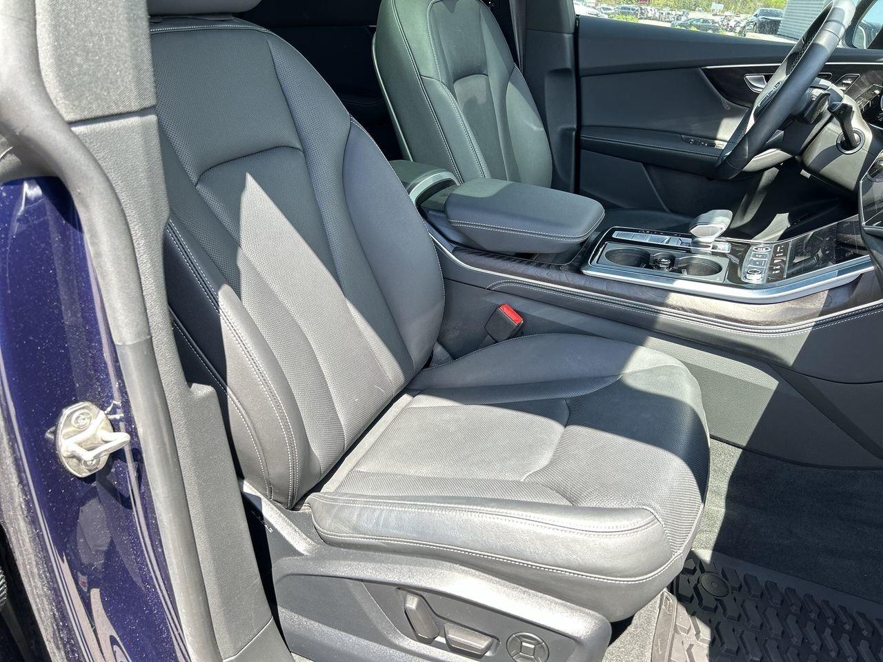 2023 Audi Q8 55 3.0T Progressiv quattro 8sp Tiptronic    Black Photo