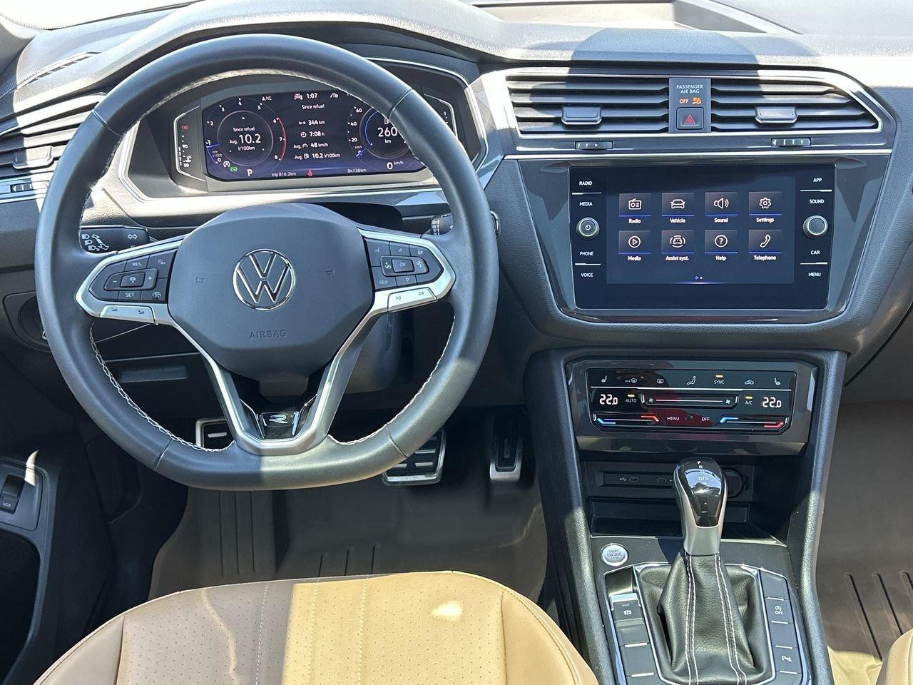 2023 Volkswagen Tiguan Comfortline R-Line Black 2.0T 8sp at w/Tip 4M   Co Photo