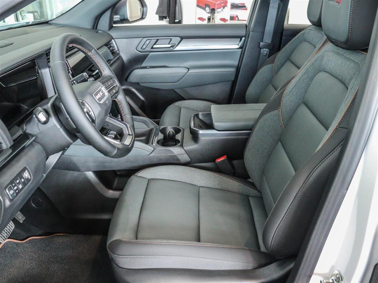 2026 GMC Terrain AWD AT4 Photo