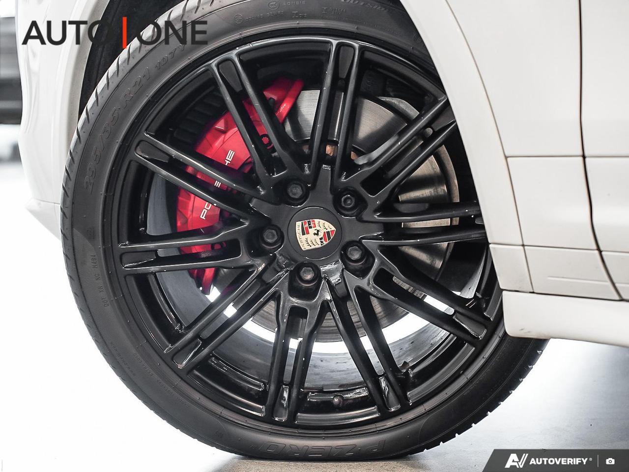 2017 Porsche Cayenne GTS   AWD   NAV Photo4