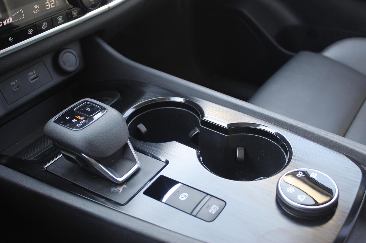 2021 Nissan Rogue SV Photo