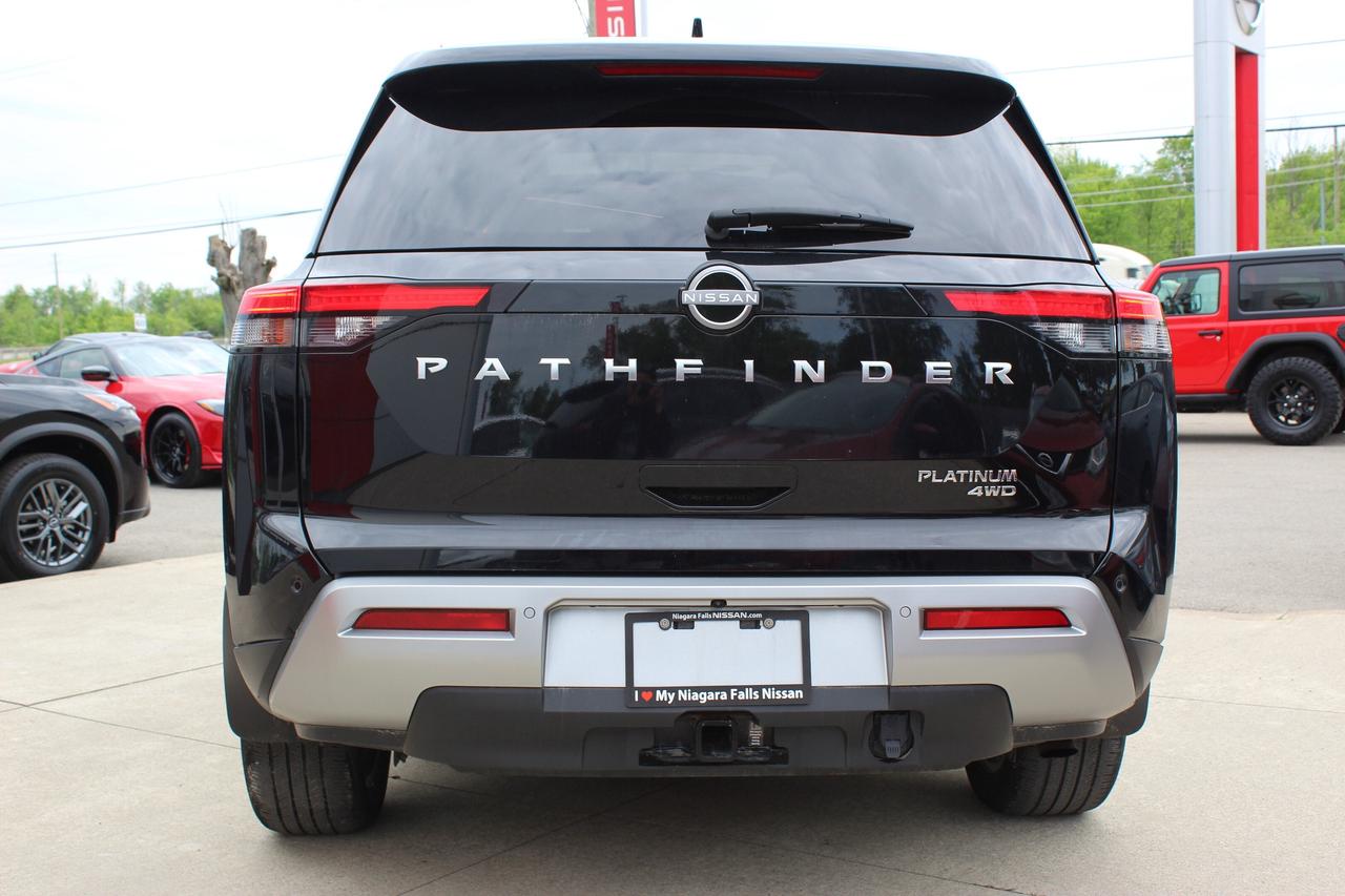 2024 Nissan Pathfinder Platinum, 1-OWNER, ONLY 18,000 KILO WOW Photo3