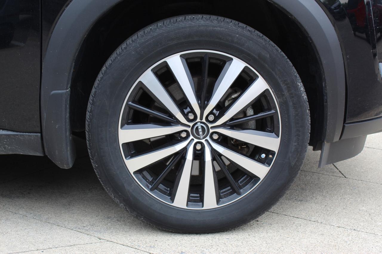 2024 Nissan Pathfinder Platinum, 1-OWNER, ONLY 18,000 KILO WOW Photo