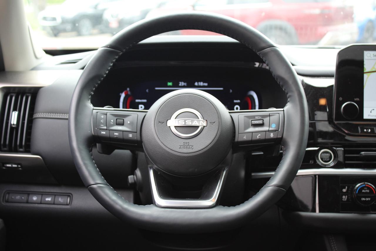 2024 Nissan Pathfinder Platinum, 1-OWNER, ONLY 18,000 KILO WOW Photo