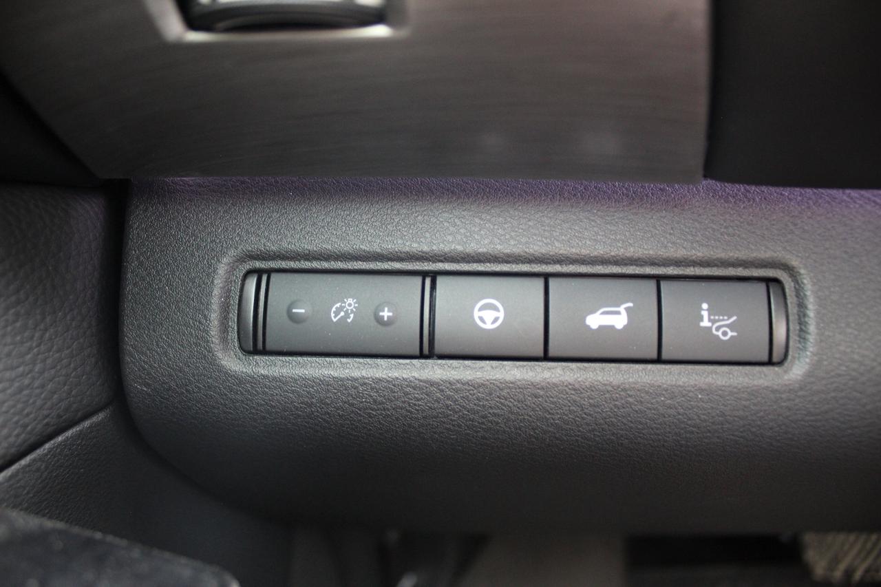 2024 Nissan Pathfinder Platinum, 1-OWNER, ONLY 18,000 KILO WOW Photo