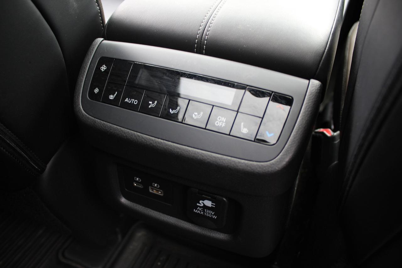 2024 Nissan Pathfinder Platinum, 1-OWNER, ONLY 18,000 KILO WOW Photo