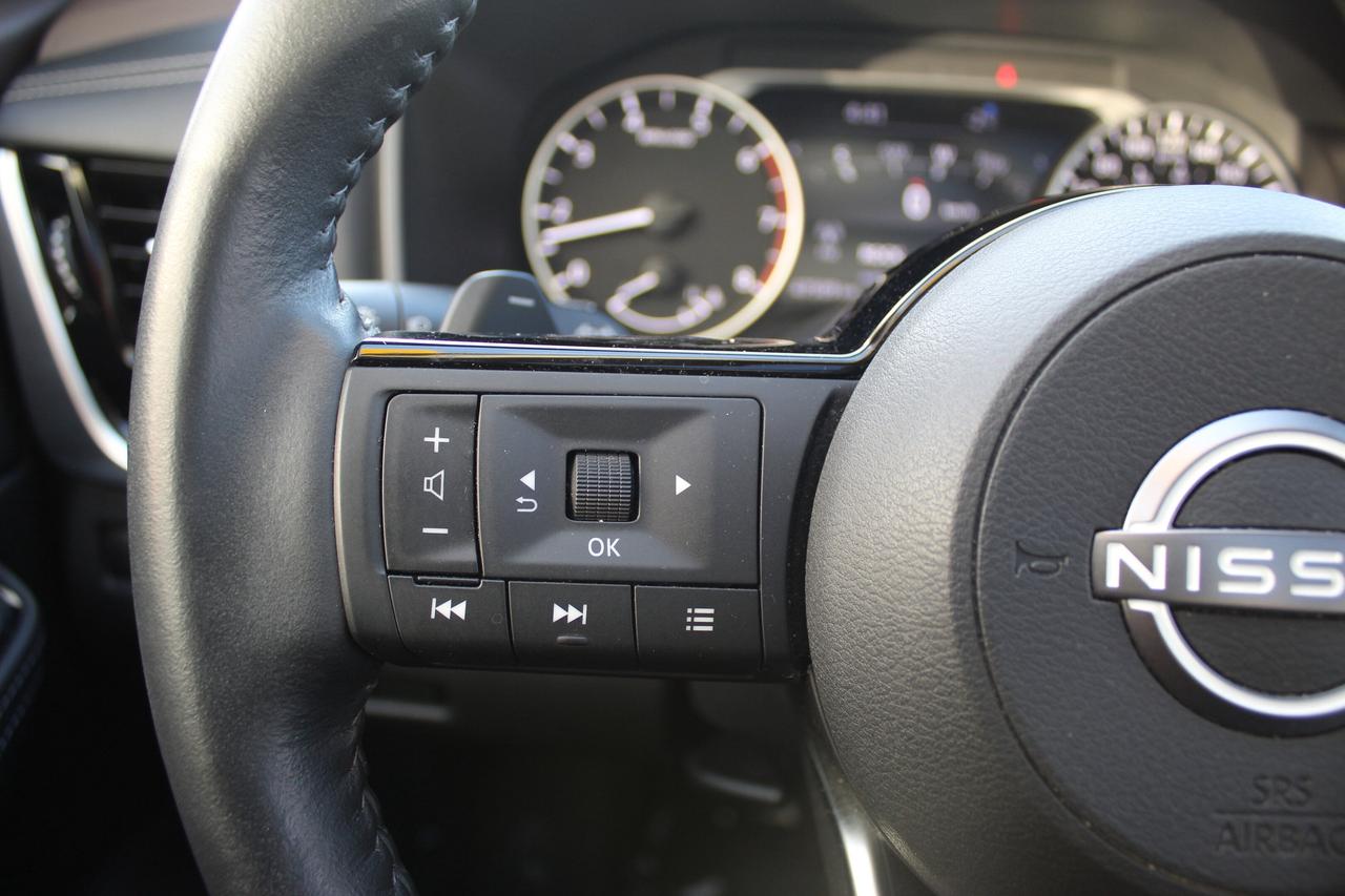 2023 Nissan Rogue SL Photo