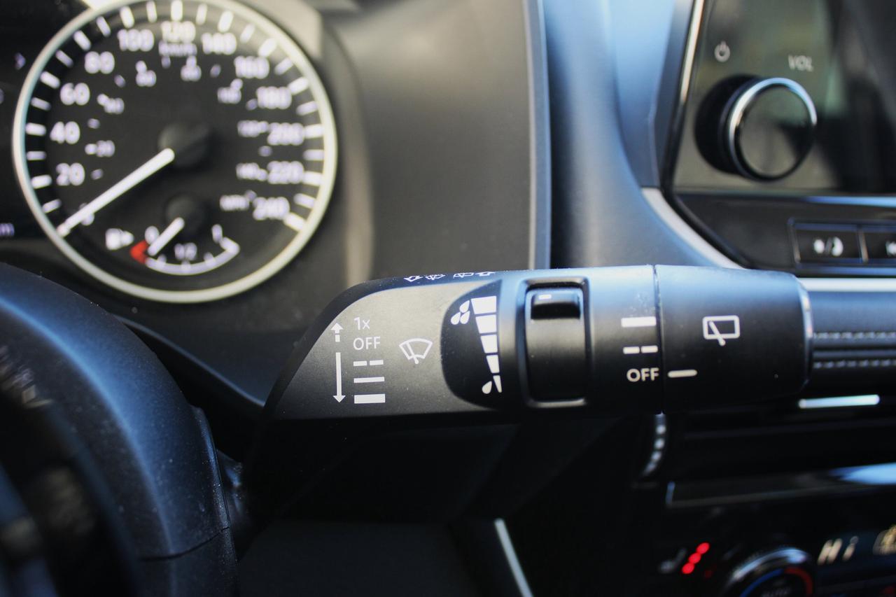 2023 Nissan Rogue SL Photo