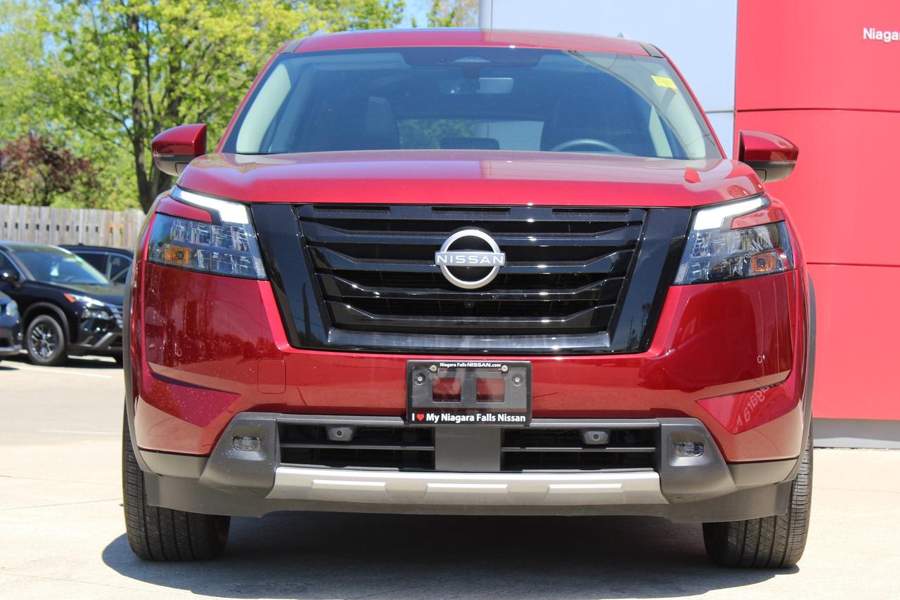 2025 Nissan Pathfinder SL Photo