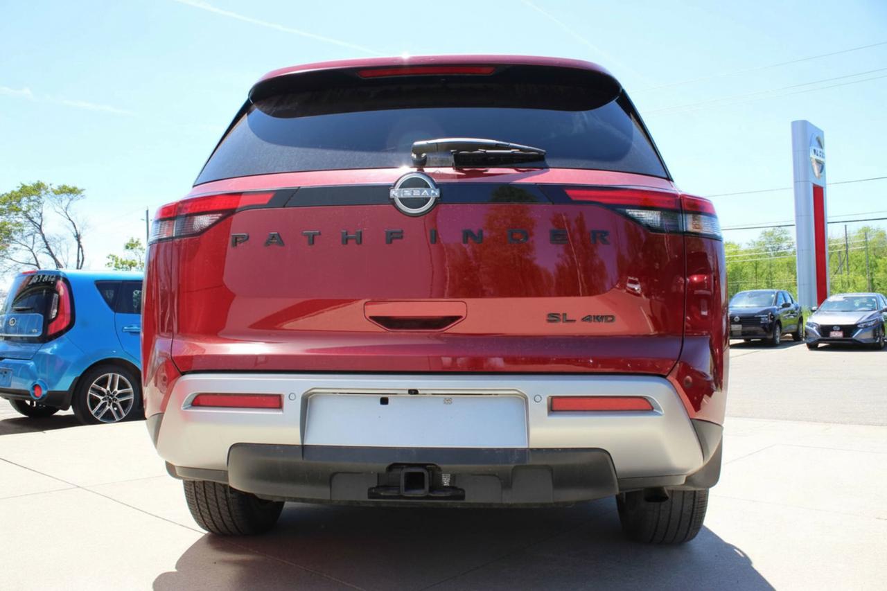 2025 Nissan Pathfinder SL Photo3