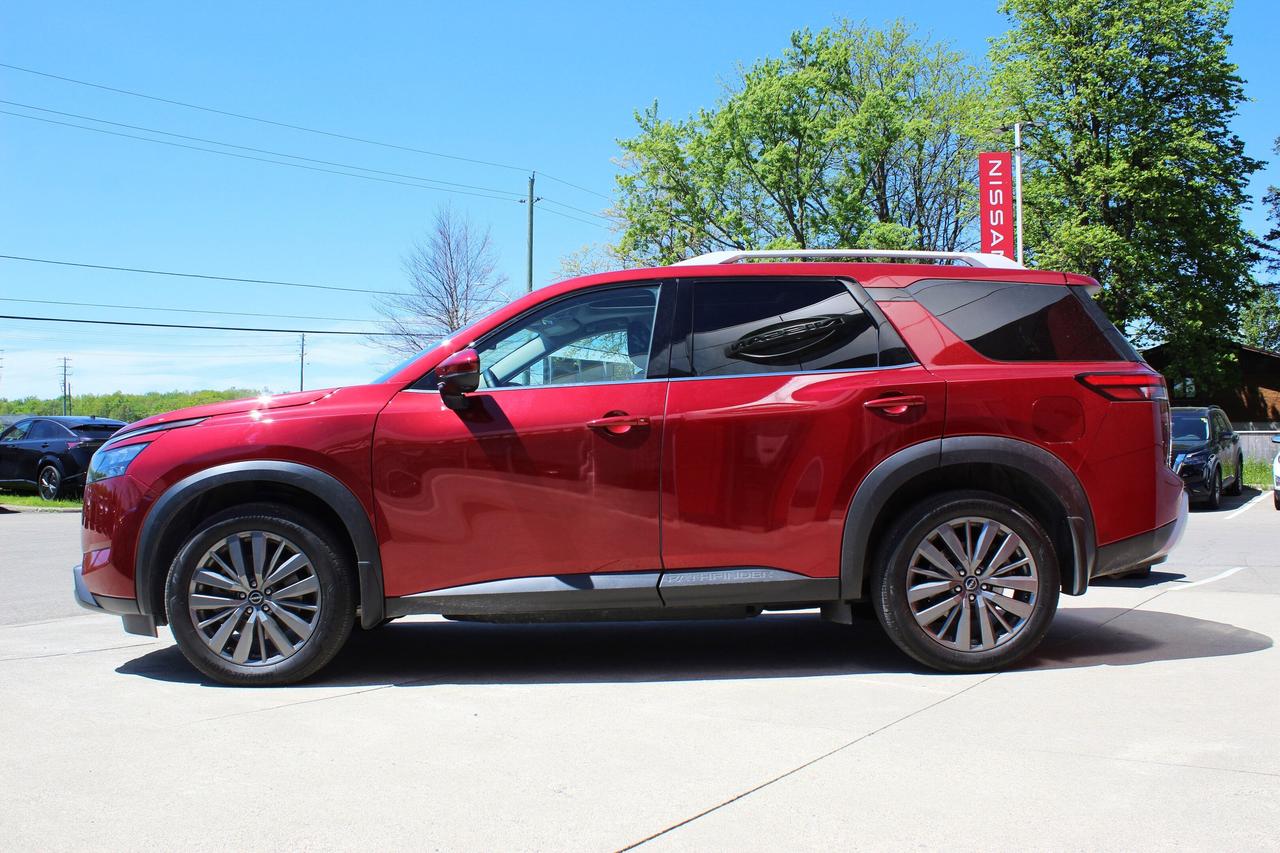 2025 Nissan Pathfinder SL Photo2
