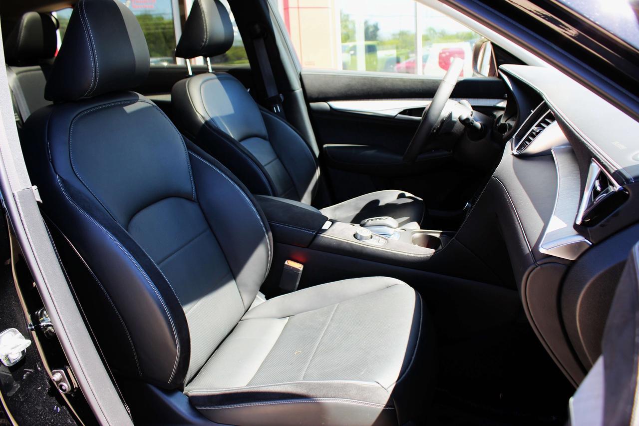 2025 Infiniti QX50 SENSORY / AWD / LOW KILO Photo