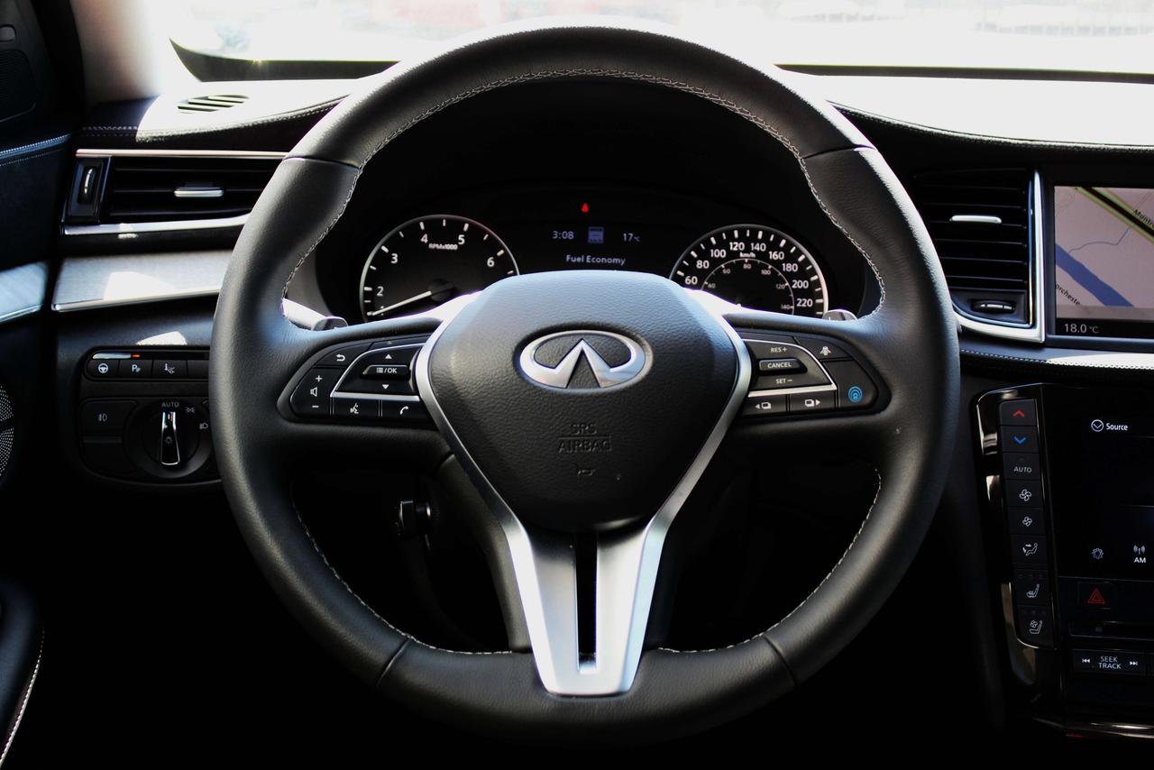 2025 Infiniti QX50 SENSORY / AWD / LOW KILO Photo