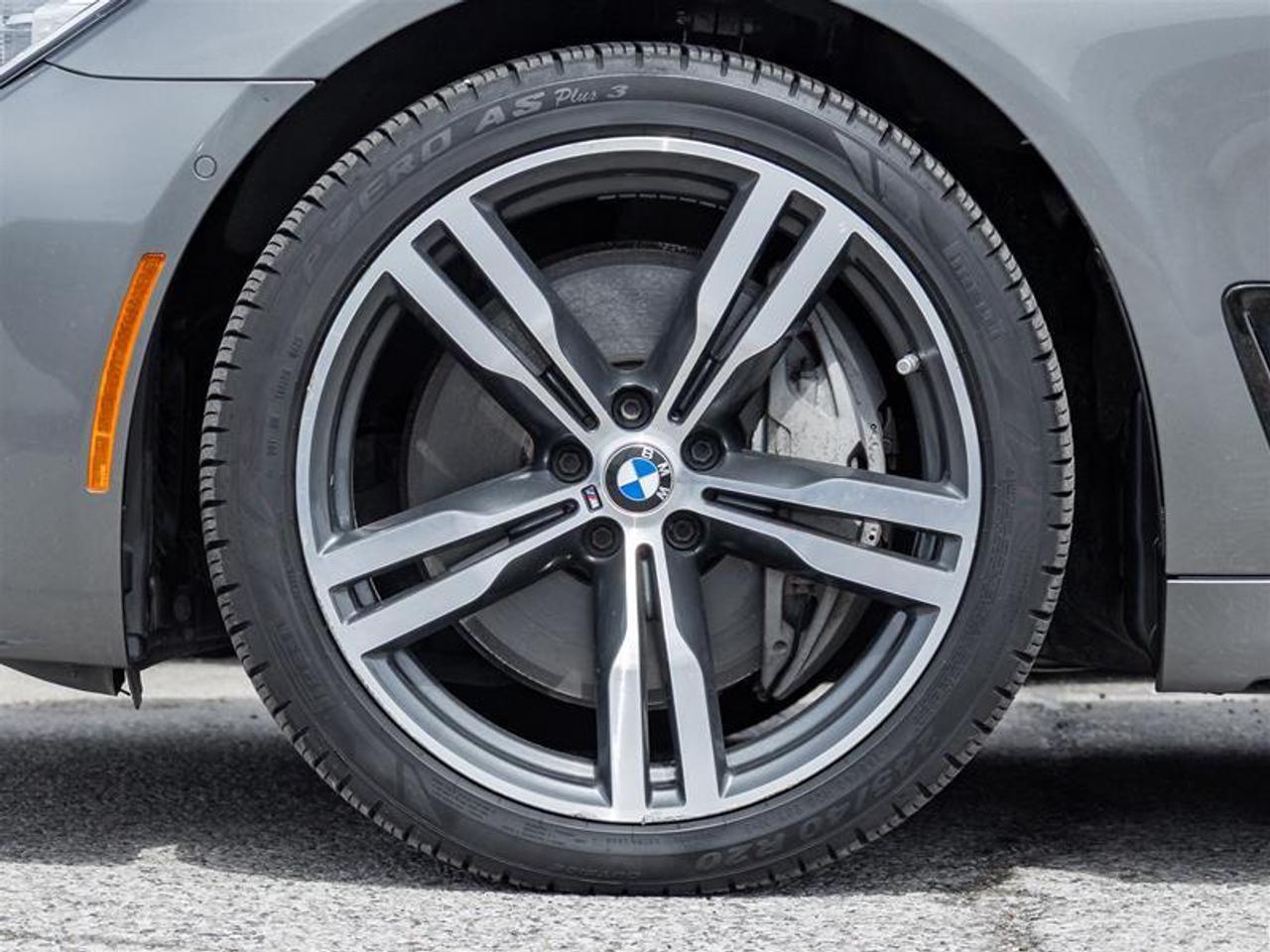 2019 BMW 750 i xDrive 4dr All-wheel Drive Sedan Photo4