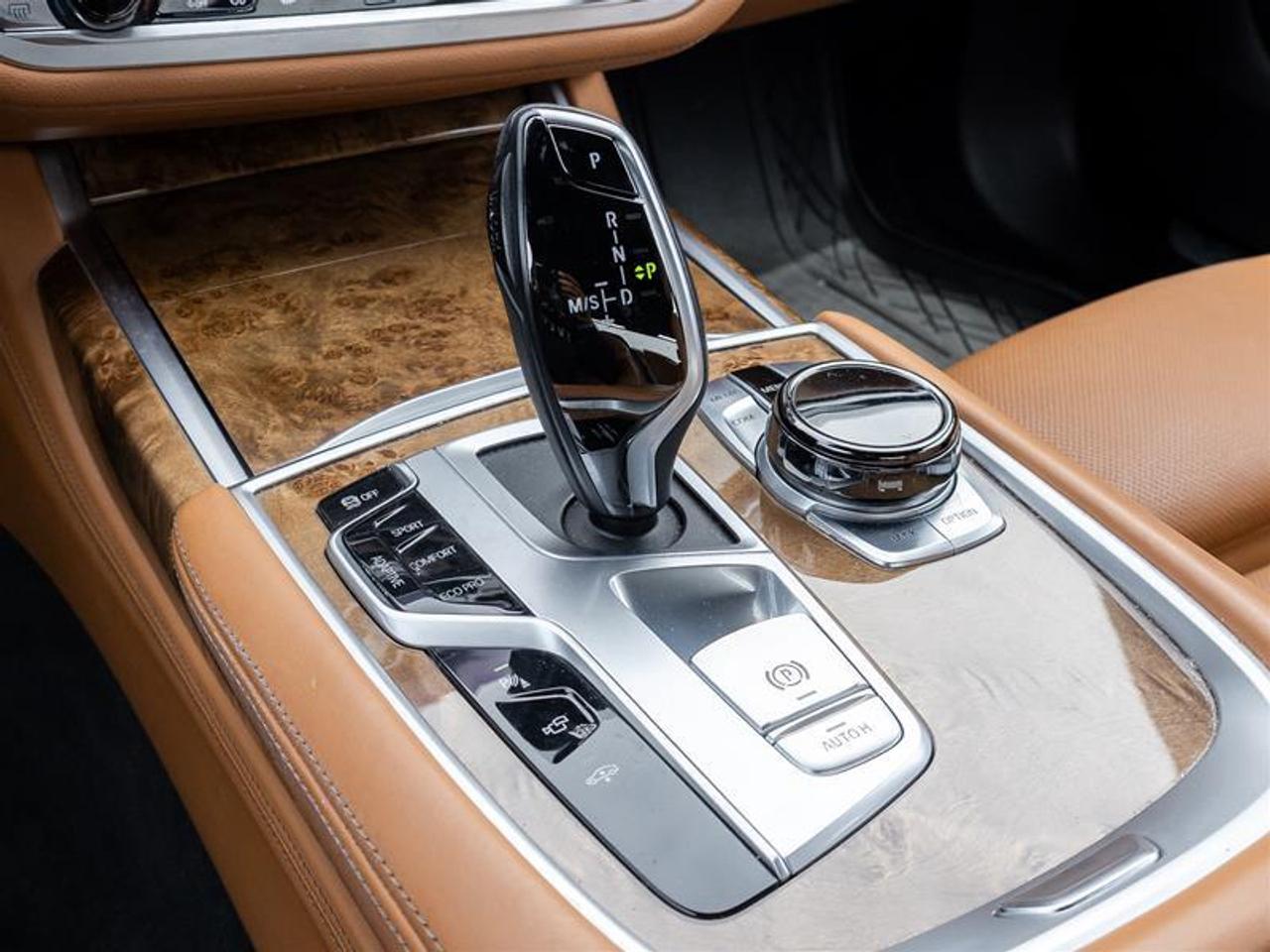 2019 BMW 750 i xDrive 4dr All-wheel Drive Sedan Photo