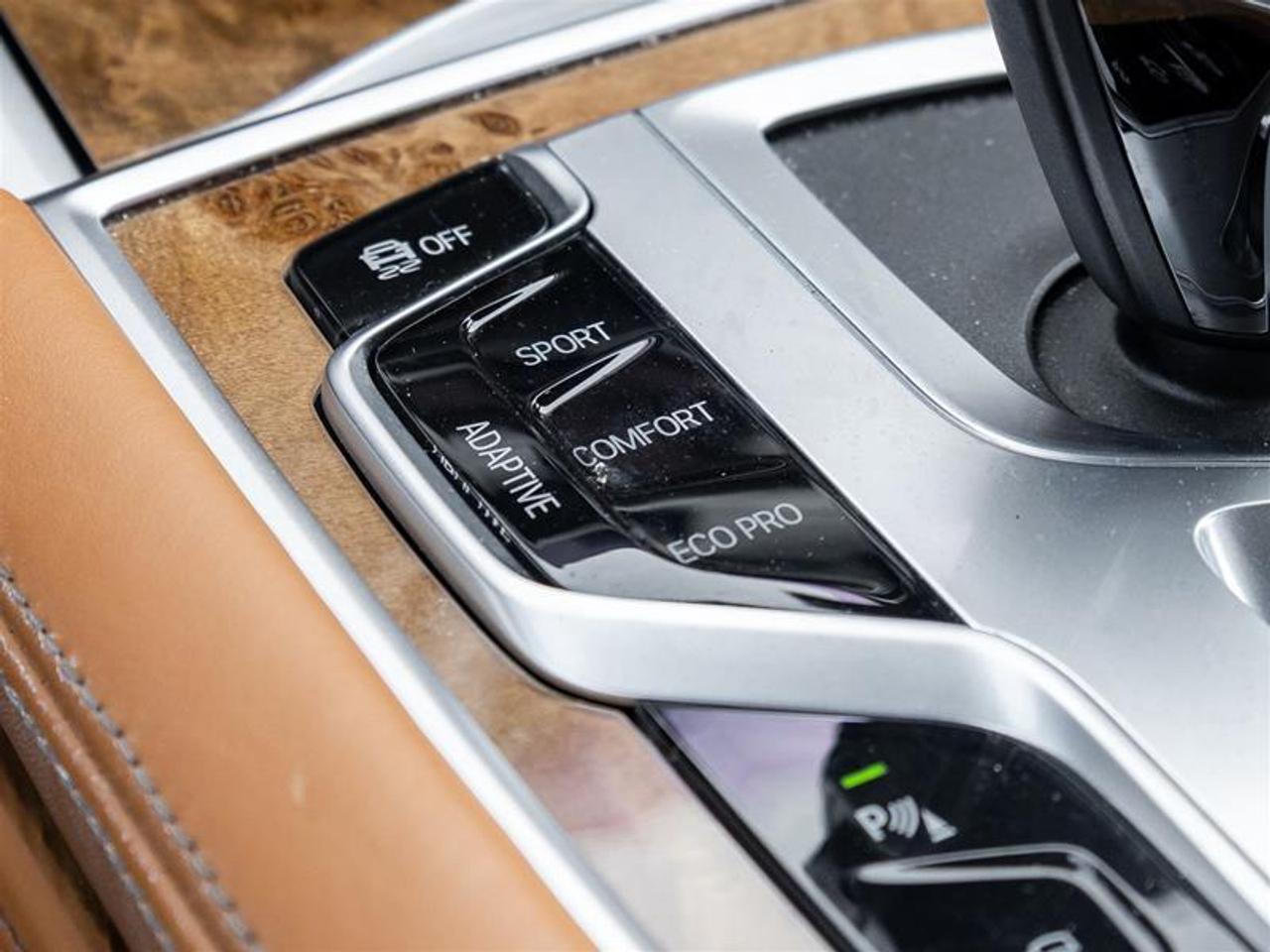 2019 BMW 750 i xDrive 4dr All-wheel Drive Sedan Photo